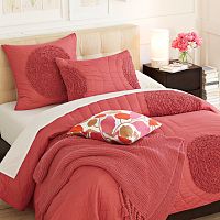 Closeout Returns on Domestics from Major Department Stores. Linens, Towels, Sheets,  Comforters, Bedspreads, Bathroom Accessories. Below Wholesale Prices.