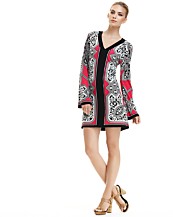 Apparel Closeouts:  New, Returns, Clearances, Liquidations, Salvage, Overstock, Surplus, Shelf-pulls;  Men's Women's and Children's clothing;  Brand Names from Tommy Hilfiger, Polo, DKNY, Armani, Versace, Dolc� &amp; Gabbana, Liz Claiborn, XoXo, Bill Blass, Esprit, Ralph Lauren nd more.  Mixutes, Accessories, Pallets and Container Loads.  Clothing Closeouts.